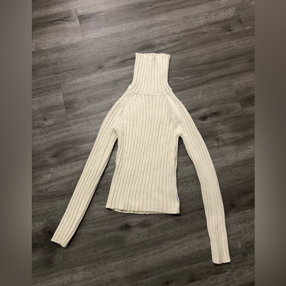 Abercrombie sweater size S